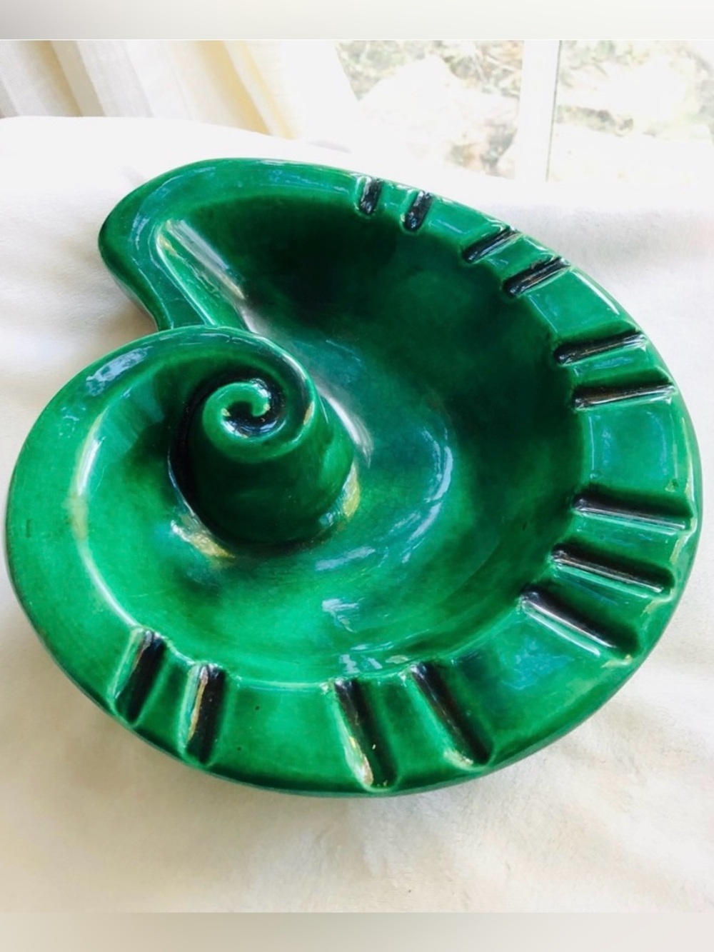 Vintage MCM Haeger Emerald Green Ceramic Glazed Large Spiral Ash Tray Bowl